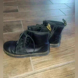 Dr Martens Zavala boots